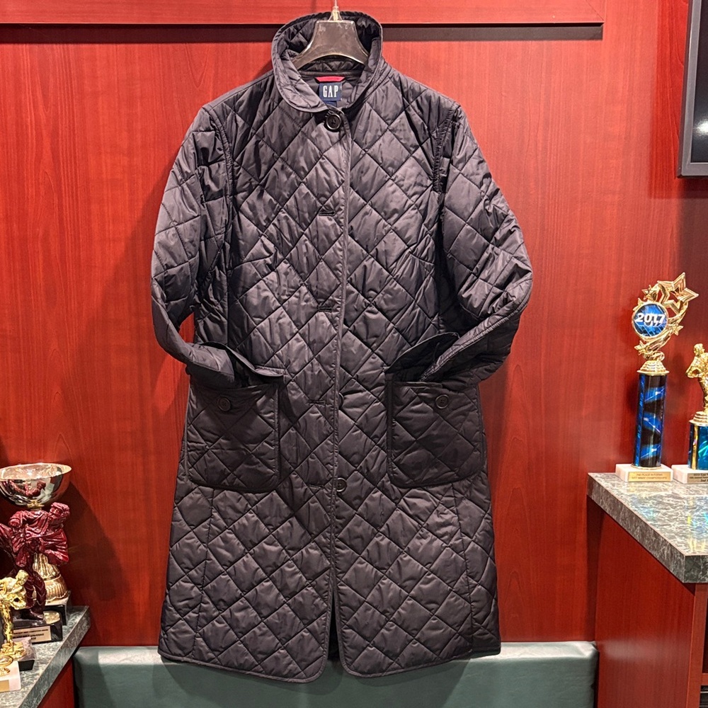 GAP Woman’s Dark Quilted Coat